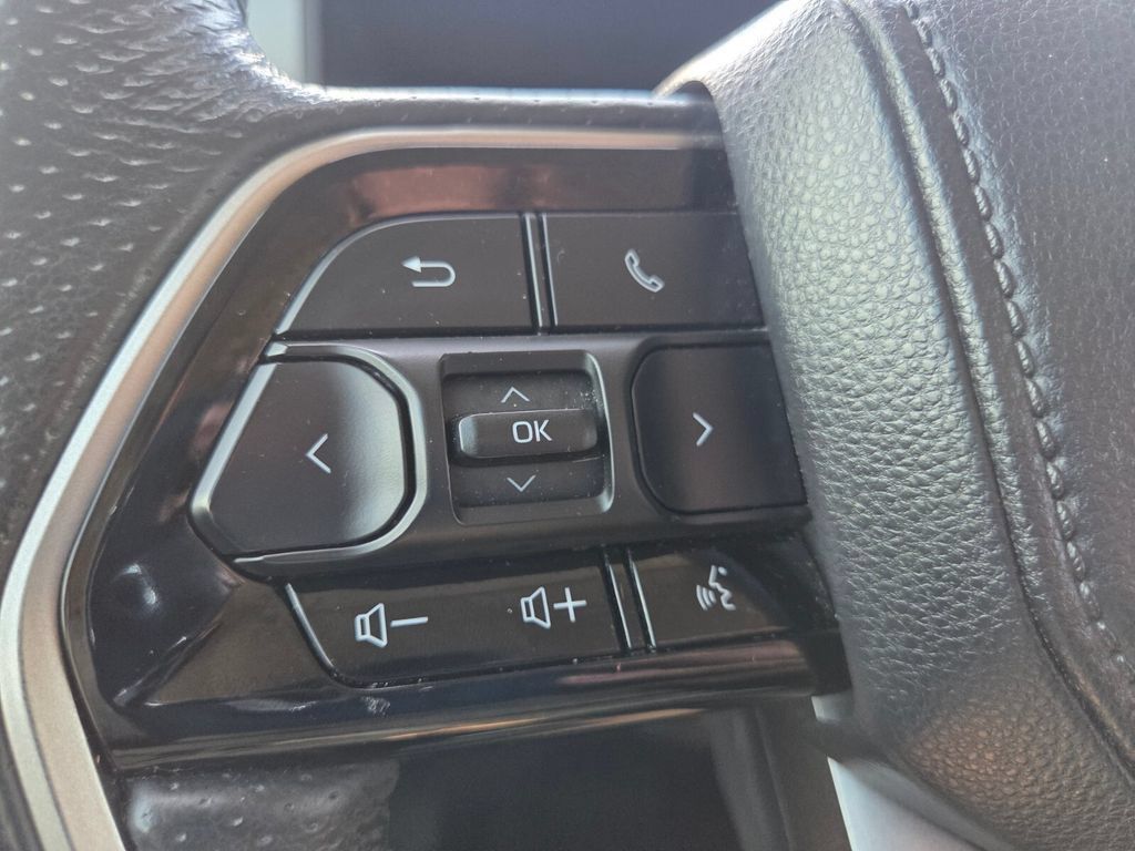 Used 2022 Toyota Tundra SR5 w/ SR5 Premium Package RWD image 13