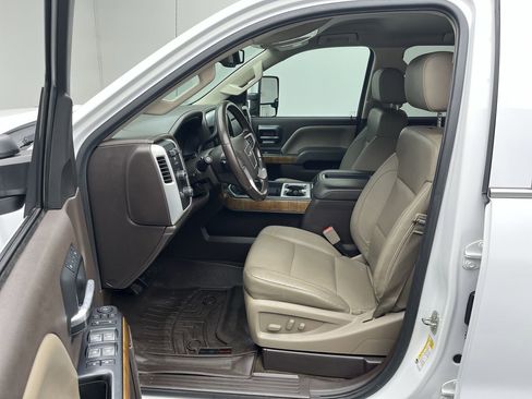 Used 2015 GMC Sierra 2500 SLT w/ Duramax Plus Package image 3