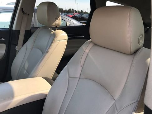 Used 2019 Buick Enclave Essence w/ Trailering Package, 5000 lbs. FWD image 7