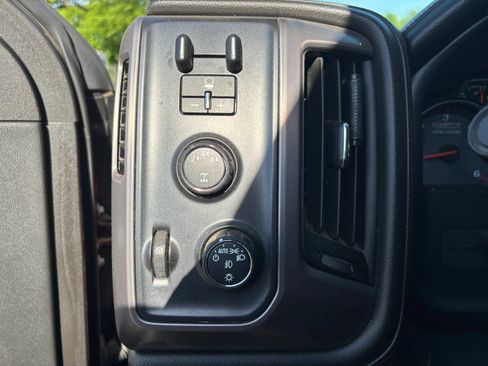 Used 2016 GMC Sierra 2500 SLT w/ All-Terrain HD Package AWD/4WD image 17