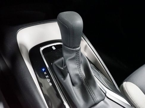 Certified 2025 Toyota Corolla LE image 21