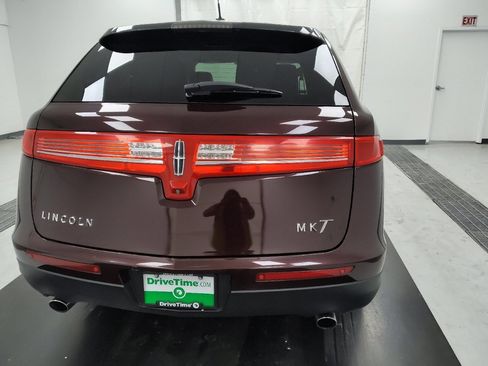 Used 2019 Lincoln MKT AWD image 7