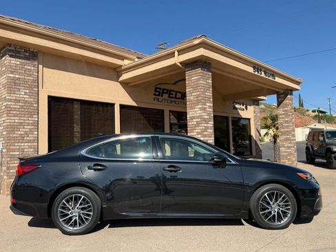 Used 2017 Lexus ES 350 w/ Navigation System Package image 6