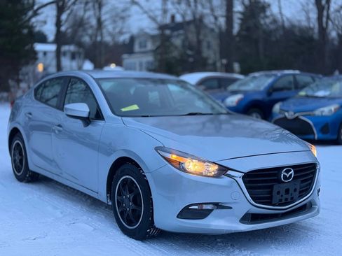 Used 2017 MAZDA MAZDA3 Sport image 3