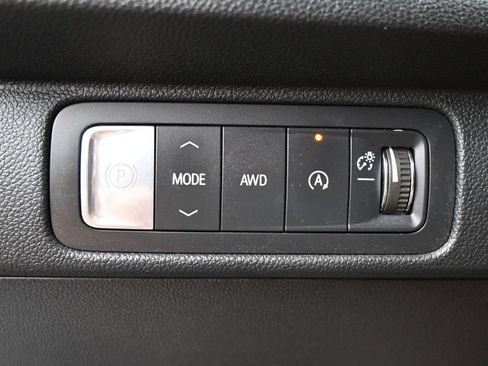 Used 2024 Chevrolet Traverse LS AWD/4WD image 11