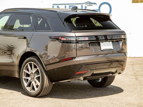 New 2026 Land Rover Range Rover Velar Dynamic SE image 10
