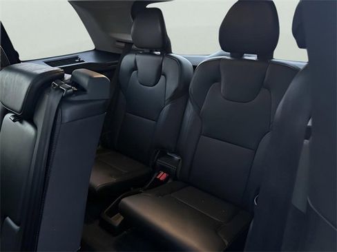 Used 2018 Volvo XC90 T5 Momentum w/ Convenience Package image 15