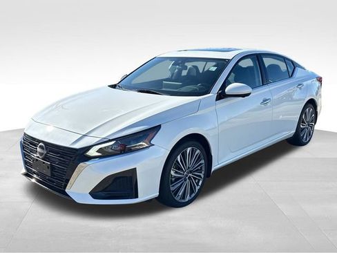 Used 2025 Nissan Altima 2.5 SL image 3