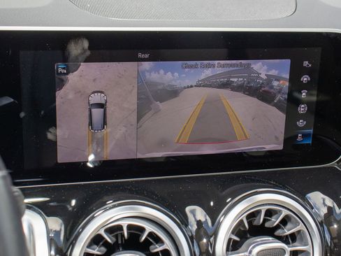 Used 2020 Mercedes-Benz GLB 250 image 34