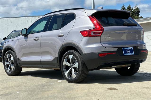 Certified 2026 Volvo XC40 B5 Plus AWD/4WD image 5