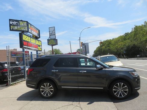 Used 2018 Ford Explorer Platinum AWD/4WD image 9