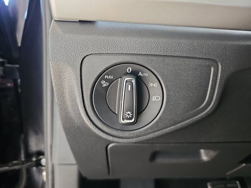 Used 2021 Volkswagen Atlas SEL R-Line image 28