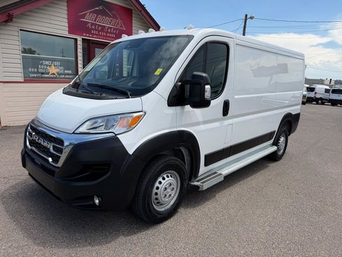 Used 2025 RAM ProMaster 2500 w/ U-Haul Equipment Group FWD image 4