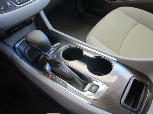 Used 2024 Chevrolet Malibu LT image 29