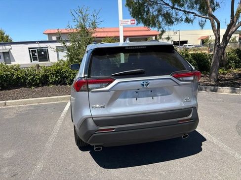 Used 2022 Toyota RAV4 XLE Premium AWD/4WD image 12