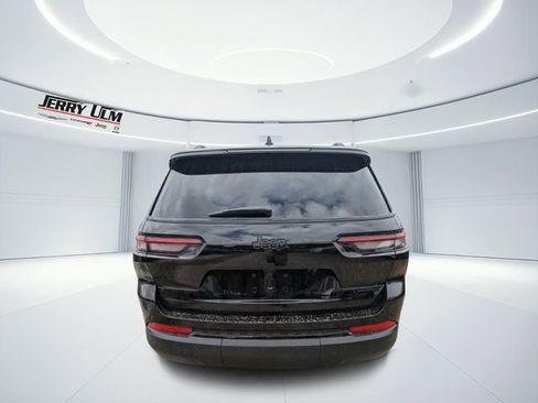 New 2025 Jeep Grand Cherokee L Limited w/ Black Appearance Package image 4