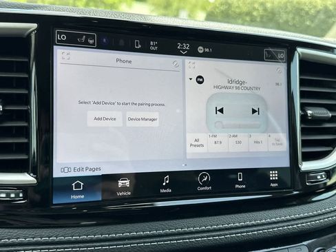 Used 2023 Chrysler Pacifica Touring-L image 45