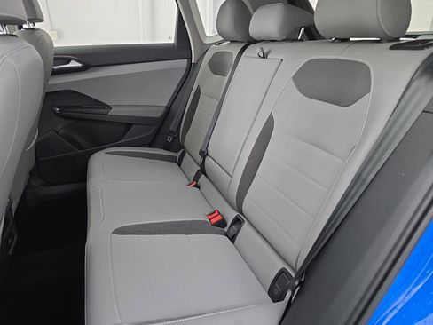 Certified 2023 Volkswagen Taos SE w/ Panoramic Sunroof Package image 13