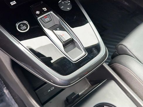 Used 2023 Audi Q4 e-tron Prestige image 29