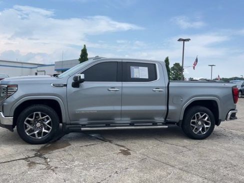 Used 2025 GMC Sierra 1500 SLT w/ SLT Premium Plus Package AWD/4WD image 5