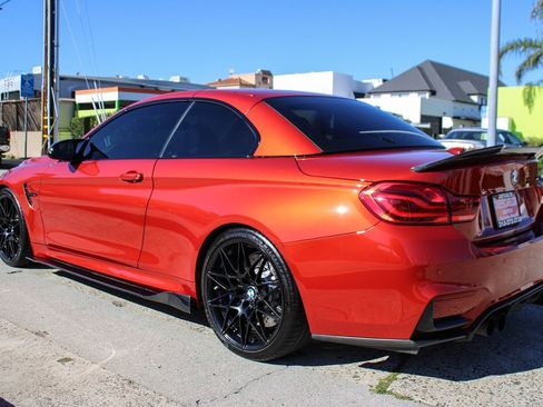 Used 2018 BMW M4 Convertible image 15