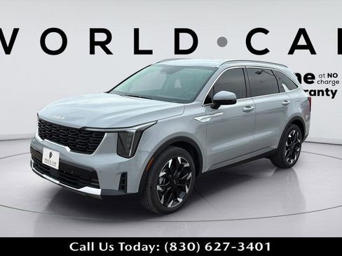 Certified 2025 Kia Sorento EX image 10