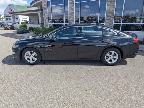 Used 2023 Chevrolet Malibu LT FWD image 2