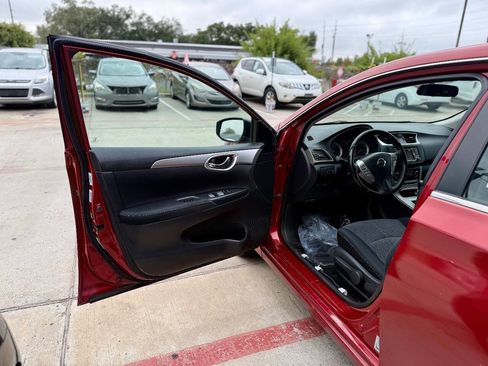 Used 2015 Nissan Sentra SV image 5