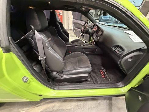 Used 2015 Dodge Challenger R/T Scat Pack w/ Scat Pack Appearance Package image 39