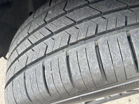 Used 2019 Ford Explorer XLT w/ Equipment Group 202A FWD image 29
