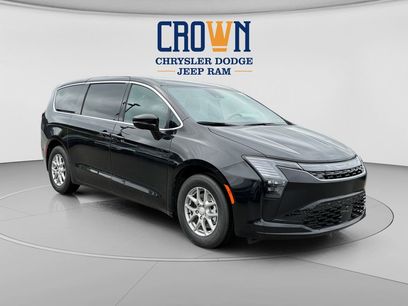 New 2027 Chrysler Pacifica Select