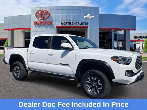 Used 2022 Toyota Tacoma TRD Off-Road AWD/4WD image 1