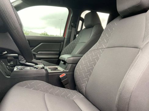 Used 2025 Toyota Tacoma SR5 AWD/4WD image 21