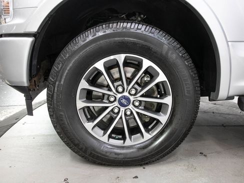 Used 2019 Ford F150 Lariat w/ Equipment Group 502A Luxury AWD/4WD image 31