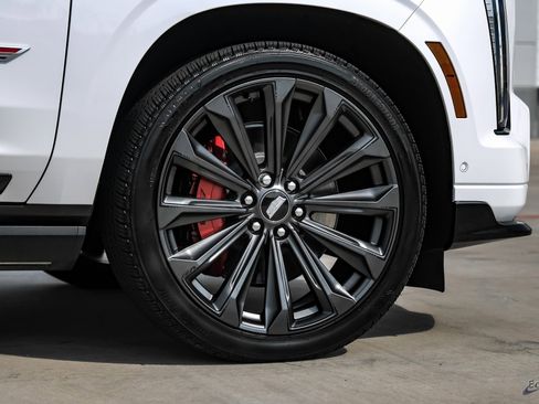 Used 2025 Cadillac Escalade V w/ LPO, Floor Liner Package image 96