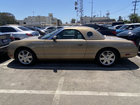 Used 2005 Ford Thunderbird RWD image 9