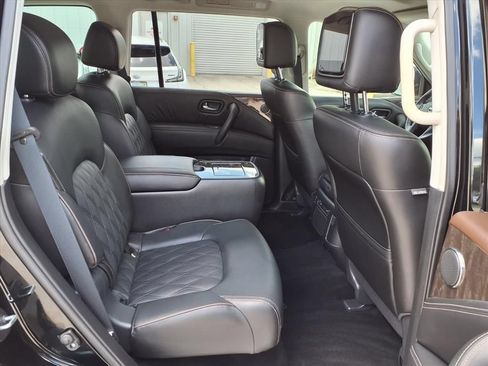 Used 2022 Nissan Armada Platinum w/ Captain's Chairs Package RWD image 13