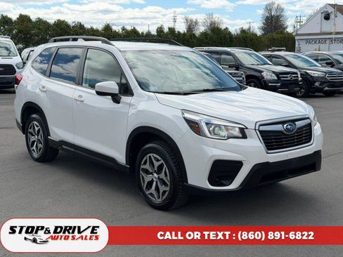 Used 2020 Subaru Forester Premium AWD/4WD image 7