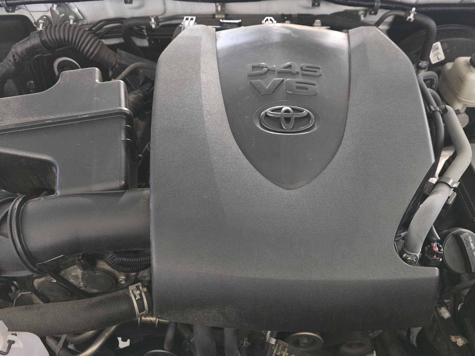 Used 2020 Toyota Tacoma SR5 RWD image 8