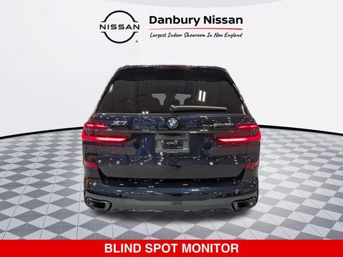Used 2024 BMW X7 xDrive40i w/ M Sport Package AWD/4WD image 4