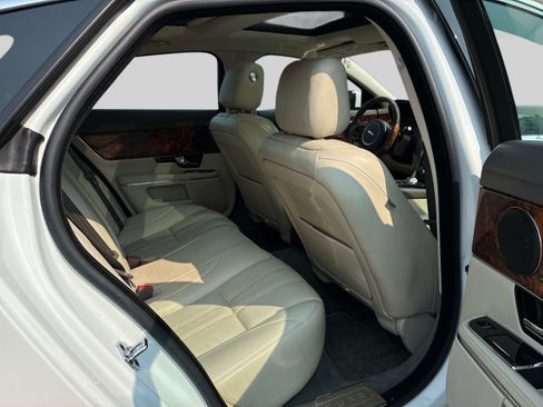 Used 2013 Jaguar XJ RWD image 11