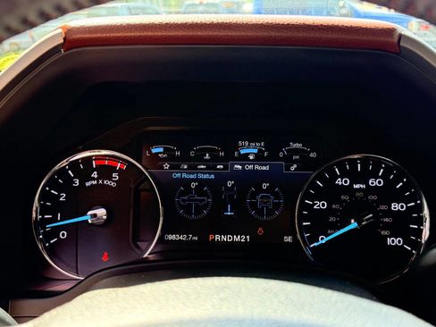 Used 2019 Ford F350 Platinum w/ FX4 Off-Road Package AWD/4WD image 24