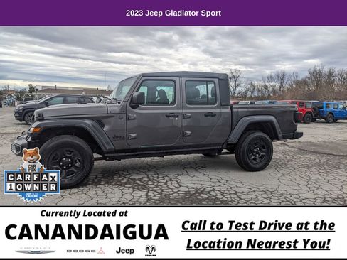 Used 2023 Jeep Gladiator Sport AWD/4WD image 3