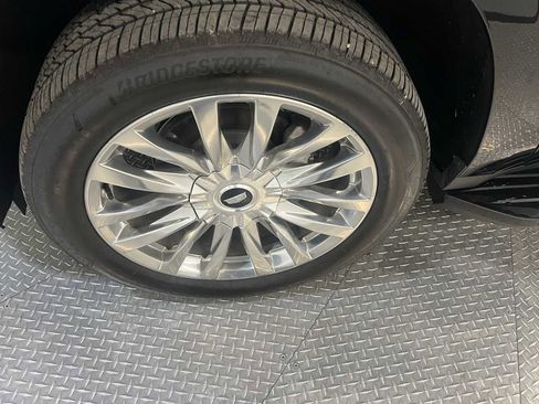 Used 2023 Cadillac Escalade Premium Luxury image 10