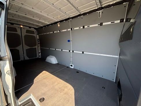 Used 2025 Mercedes-Benz Sprinter 2500 image 29