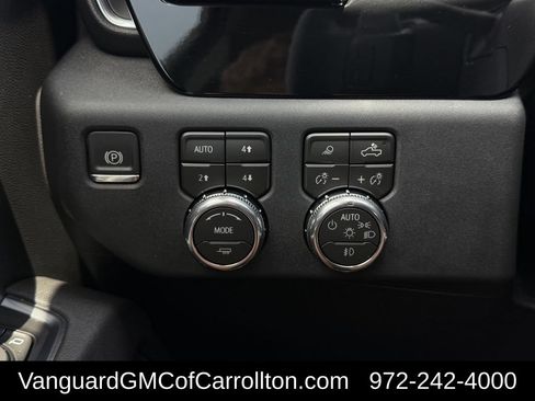 New 2026 GMC Sierra 1500 SLT AWD/4WD image 18