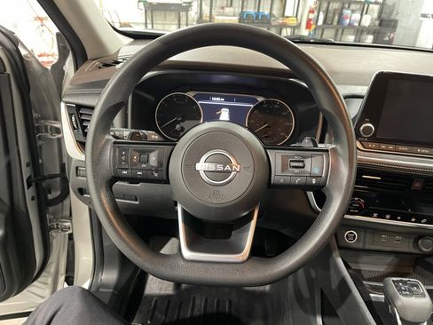 Used 2022 Nissan Rogue SV AWD/4WD image 19