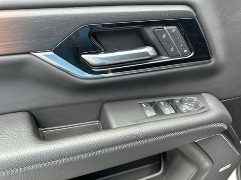 Certified 2025 GMC Yukon XL Denali AWD/4WD image 23