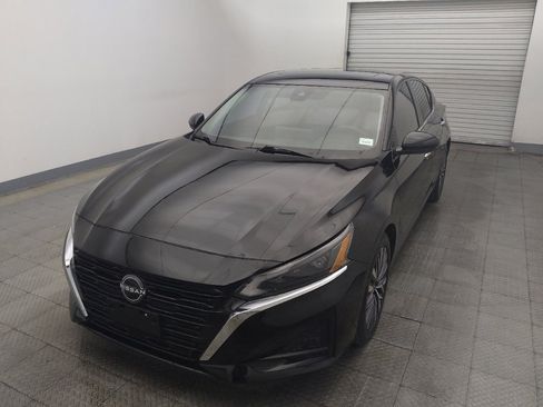 Used 2023 Nissan Altima 2.5 SV w/ SV Premium Package FWD image 15