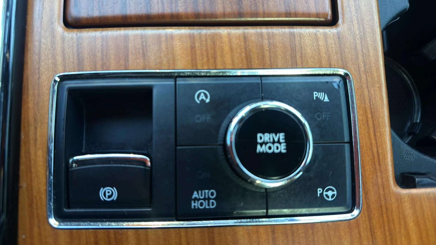 Used 2019 Lincoln Navigator Reserve w/ Cargo Package AWD/4WD image 15